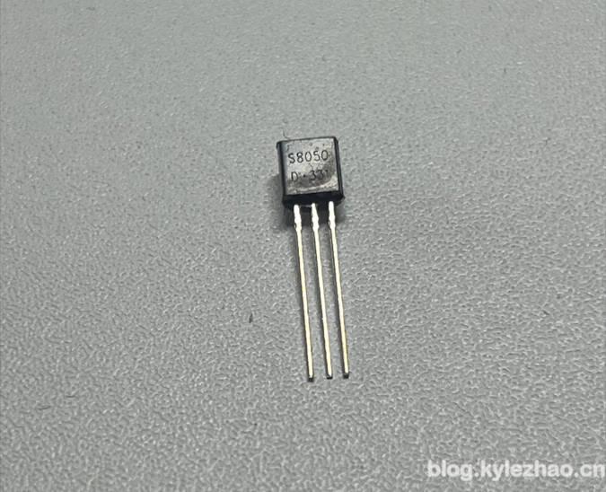 S8050三极管照片