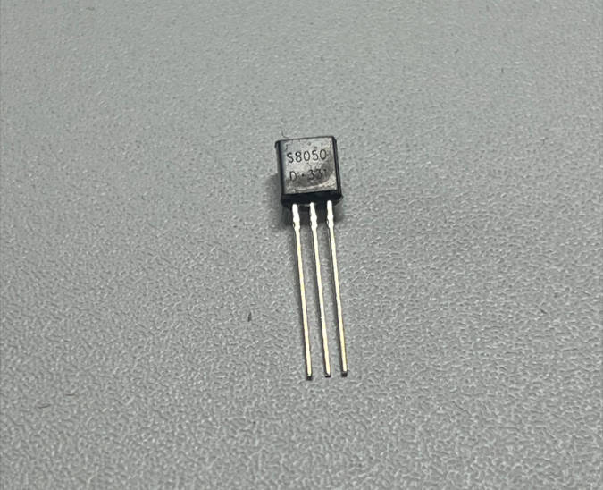 S8050三极管照片